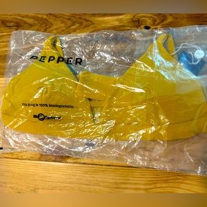 Pepper brand Limitless Wirefree Scoop Bra Size 32B in Mustard Yellow